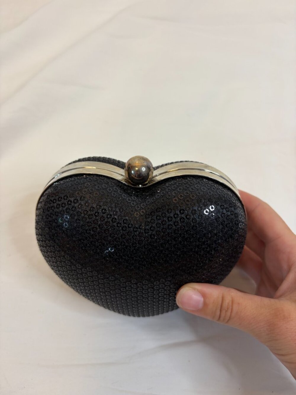 Black Heart Shaped Sequin Mini Snap Close Mini Purse with Strap (NWOT) - Picture 2 of 5